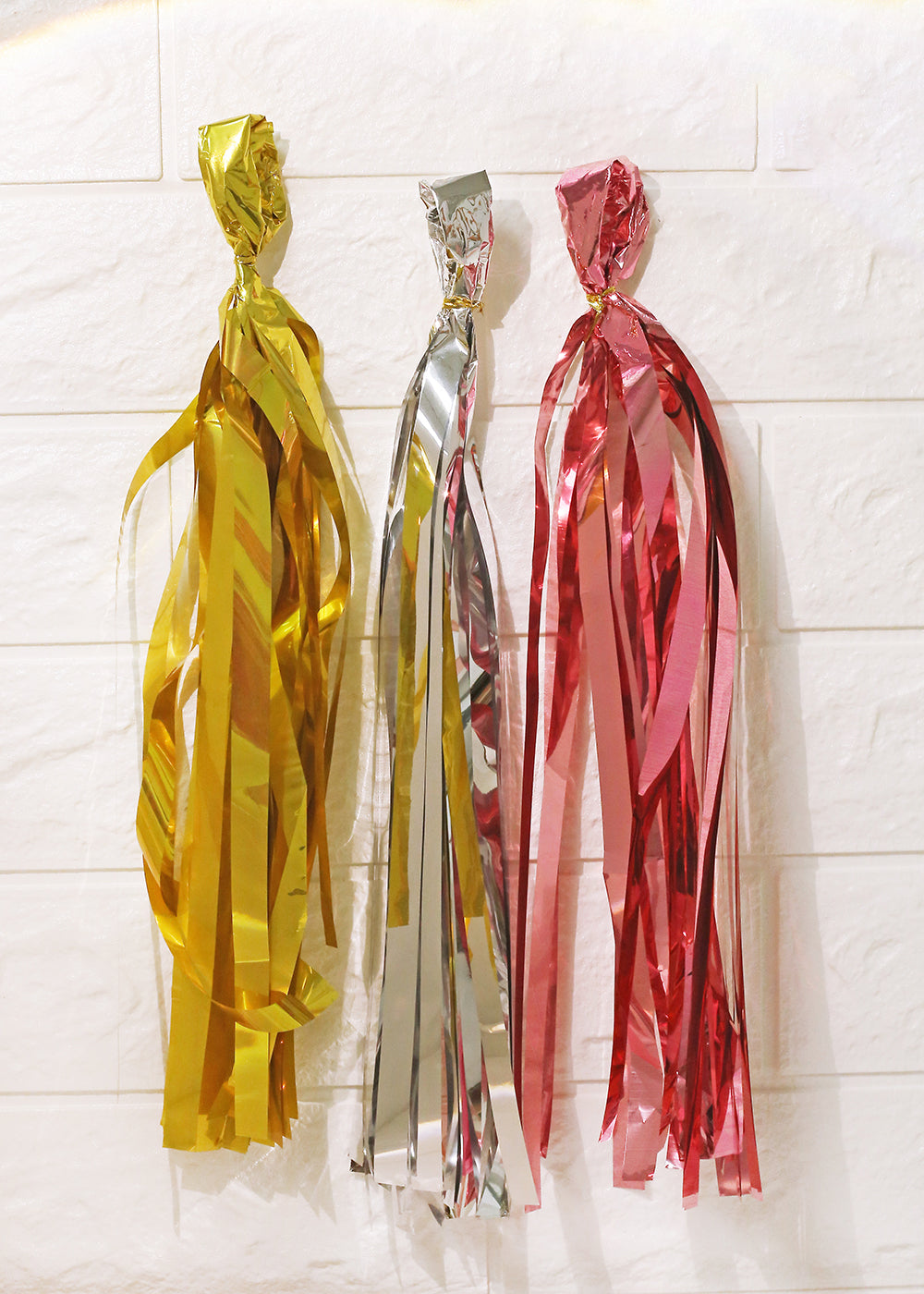 Official Key Items- Metallic Wall Tassel Set