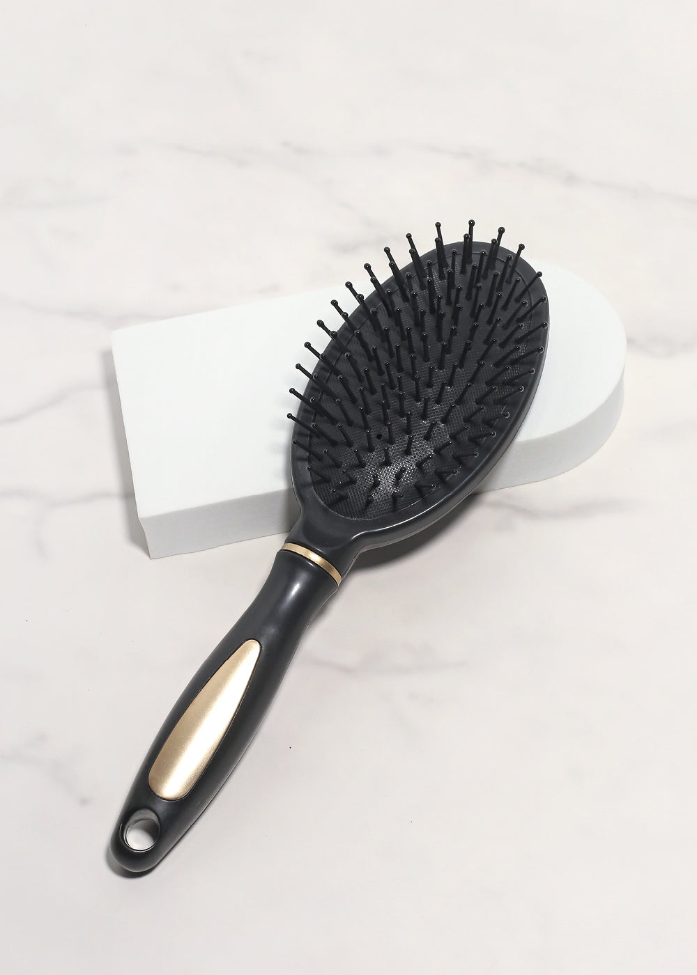 AOA Oval Cushion Brush - Black