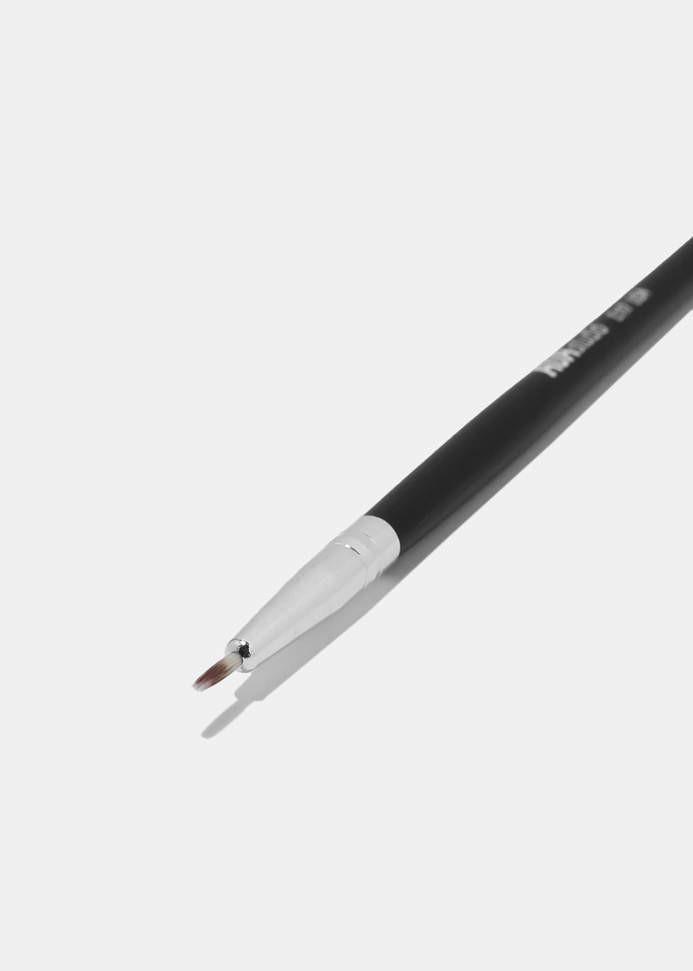 E117: Small Eyeliner Brush