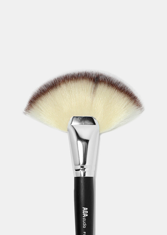 F11: Large Fan Brush