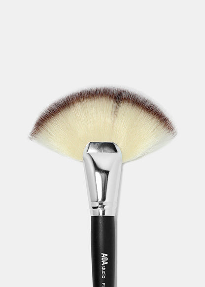 F11: Large Fan Brush