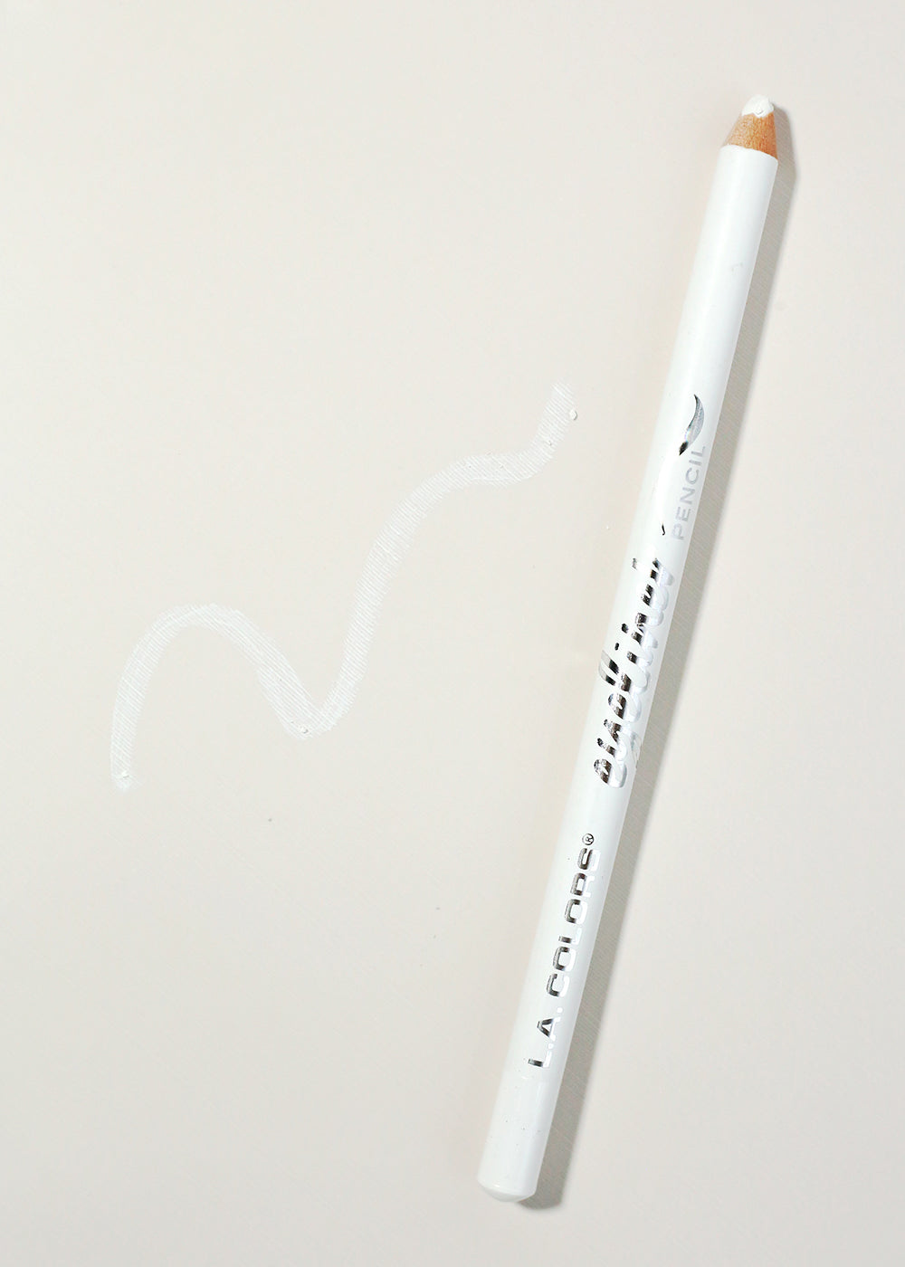 On Point Eyeliner Pencil w/built-in Sharpener - White