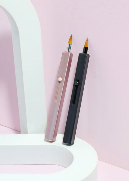 AOA Retractable Lip Brush