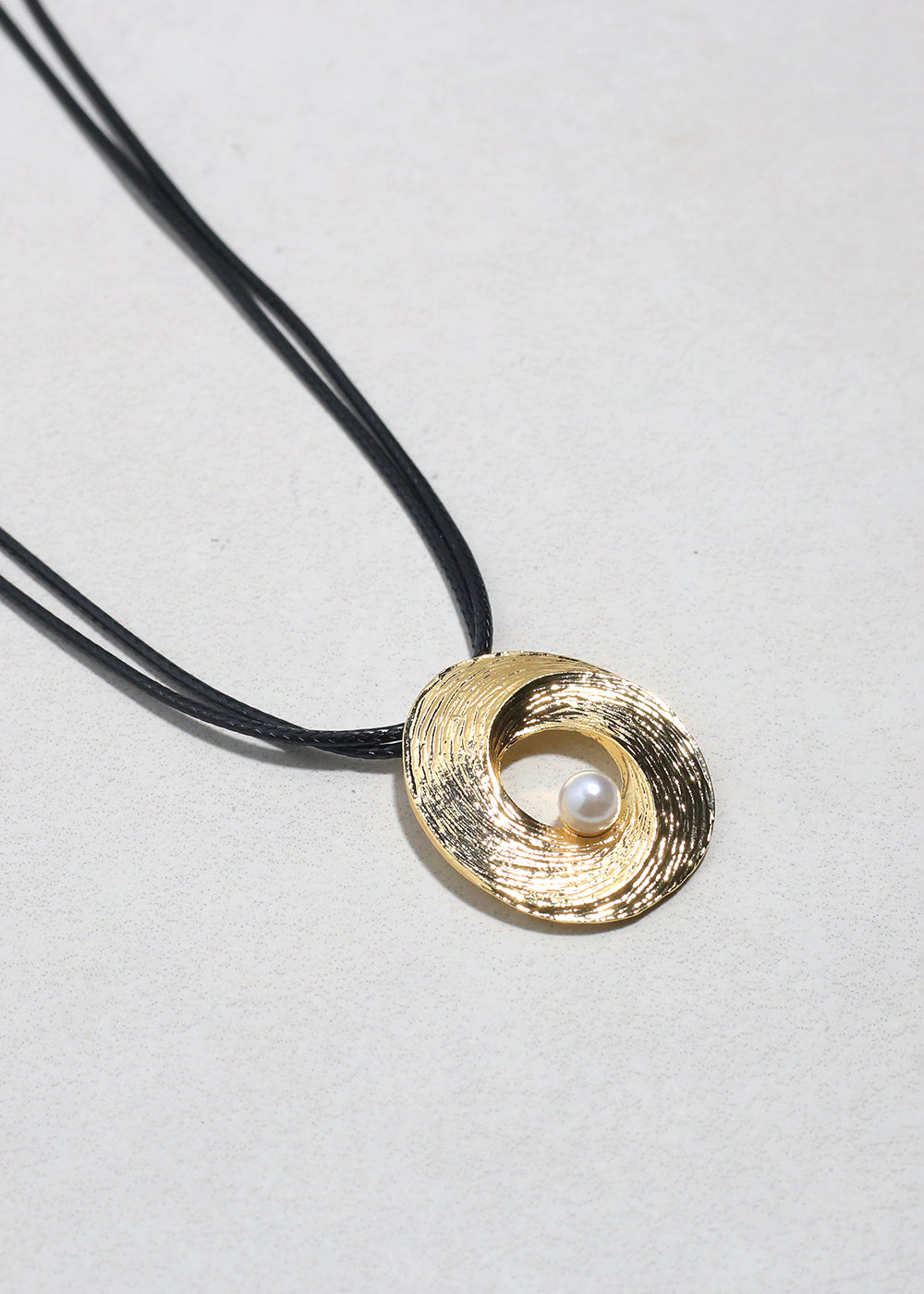 Golden Swirl Pearl Pendant Necklace