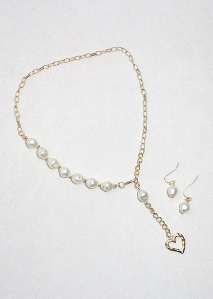 The Heart of Pearls Necklace Set